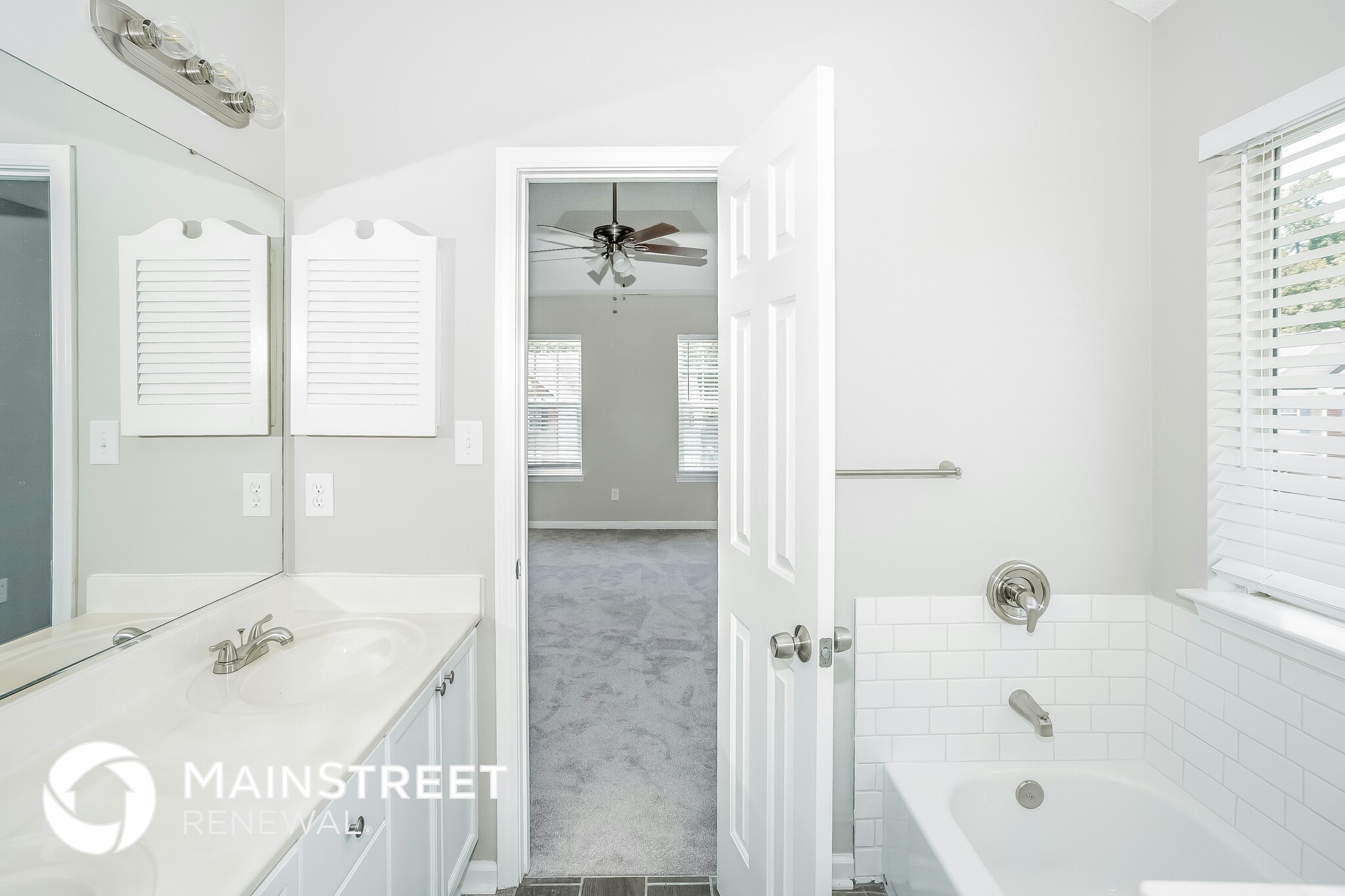 Building Photo - 135 Bellelaine Dr