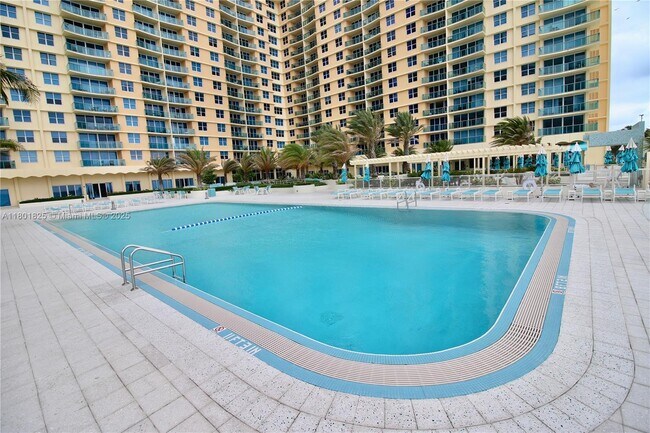 Building Photo - 2501 S Ocean Dr