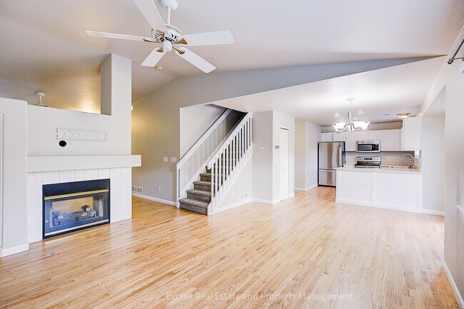Building Photo - 9641 Cove Creek Dr