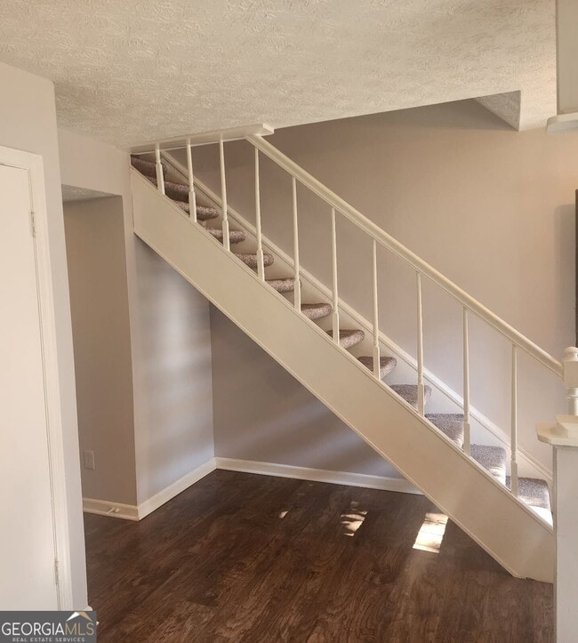 Building Photo - 6572 Sleepy Hollow Ln