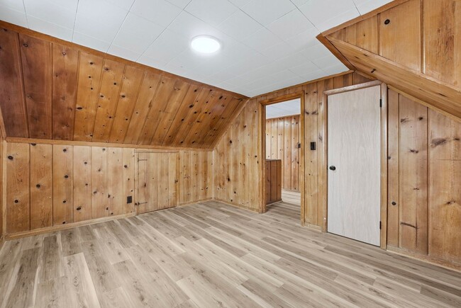 Building Photo - Spacious 4 Bedroom House with New Updates