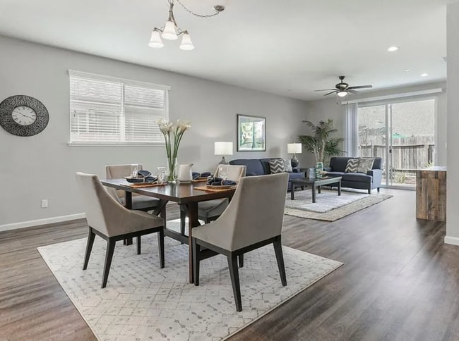 Building Photo - 1559 Hutchison Valley Dr