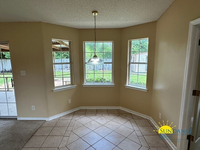 Building Photo - Charming 3-Bedroom Home in Hidden Estates Minutes from Navarre Beach!
