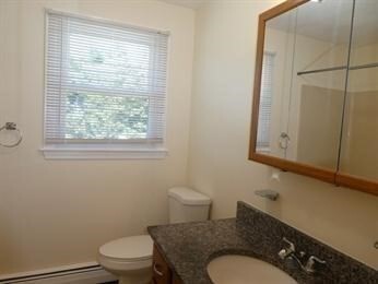 Building Photo - 4 Cicero Dr