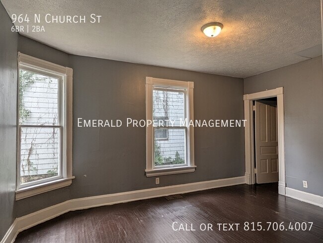 Building Photo - 964 N Church St