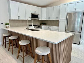 Building Photo - 22670 Vistawood Way