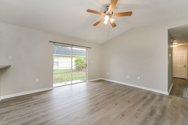 Building Photo - 1323 Dover Dr