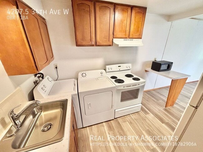 Building Photo - 4207.5 34th Ave W