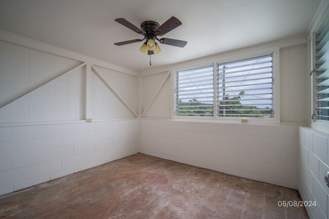 Building Photo - 3 Bed 1.5 Bath Single Family Home in Aiea ...