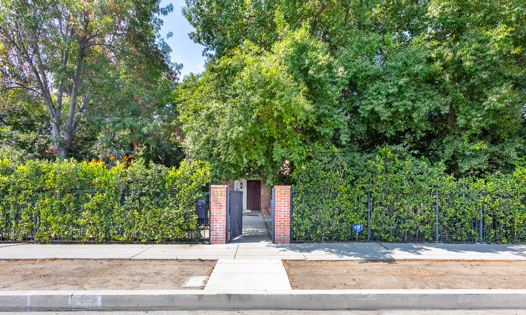 Building Photo - 5825 Fulton Ave