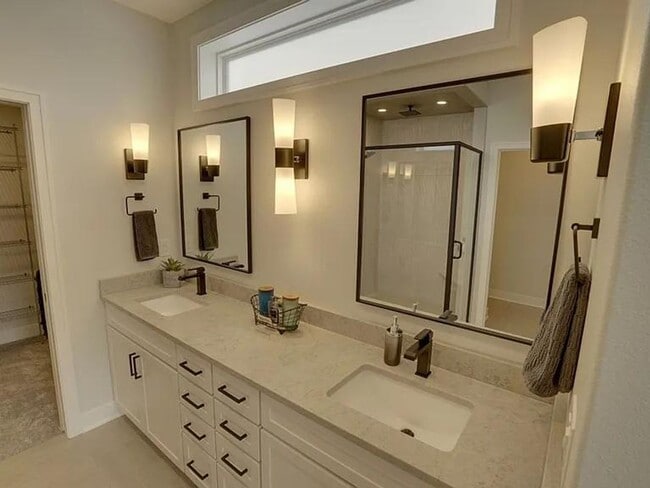 Building Photo - 375 NE 78th Ct