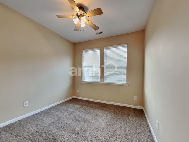 Building Photo - 1606 Hayesville Dr