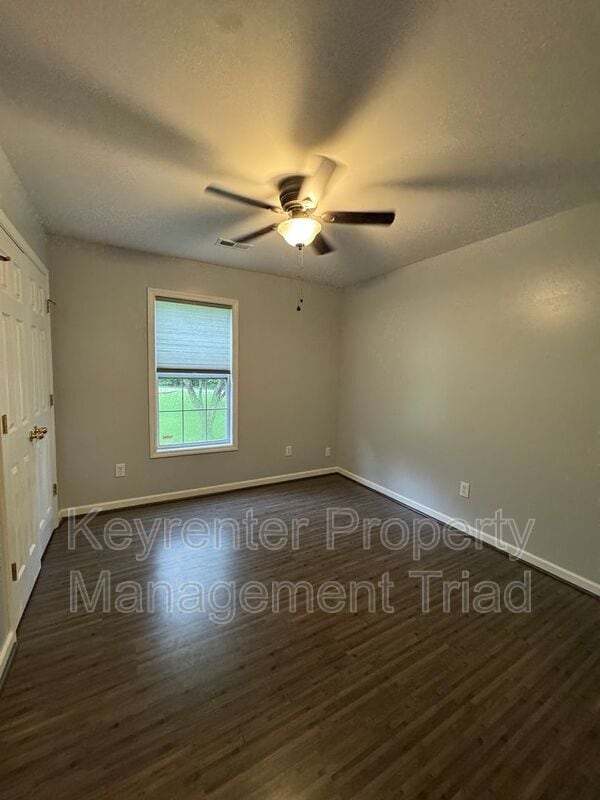Building Photo - 706 Princess Rd