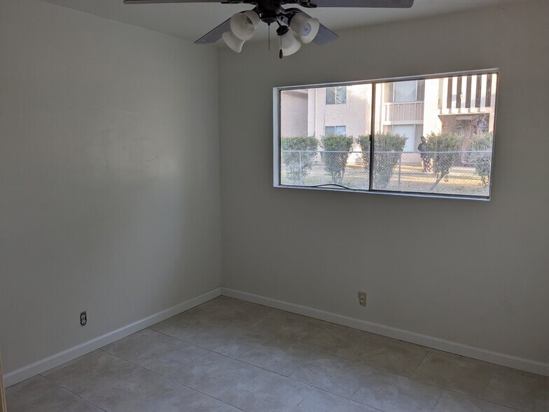 Building Photo - 418 Real Rd