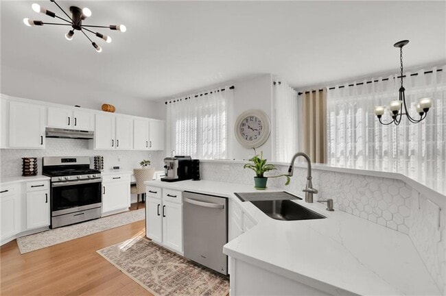 Building Photo - 520 Ruby Forest Pkwy