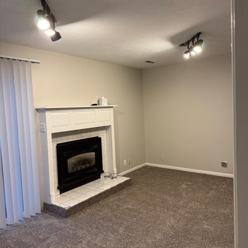 Building Photo - 3821 Davenport St