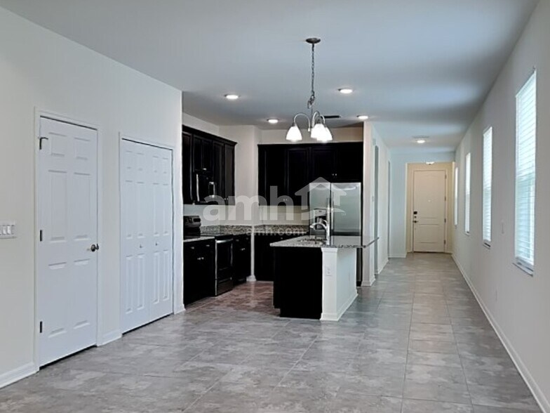 Building Photo - 8634 Firefly Pl