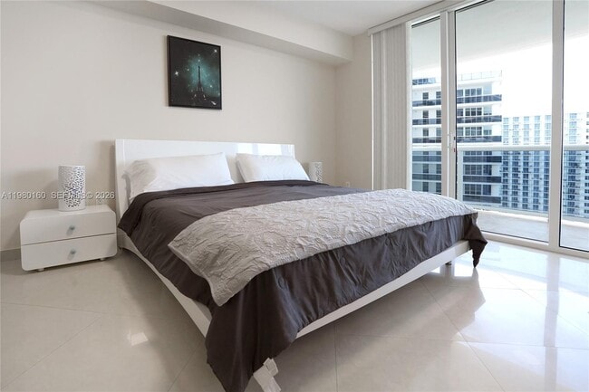 Building Photo - 1830 S Ocean Dr