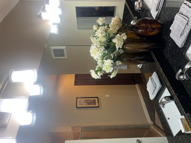 Building Photo - 2511 W Queen Creek Rd