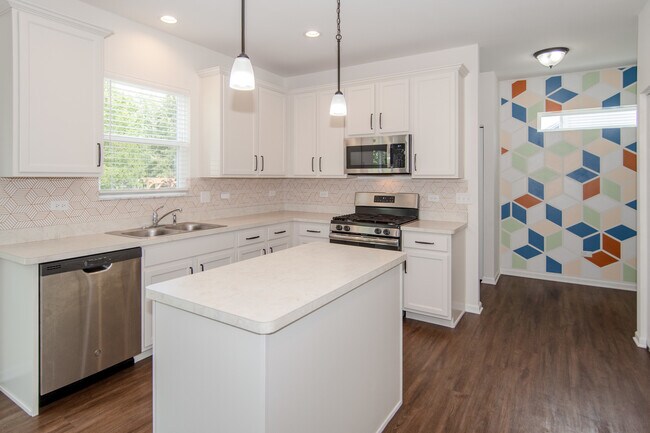 Building Photo - 26107 White Oak Trail