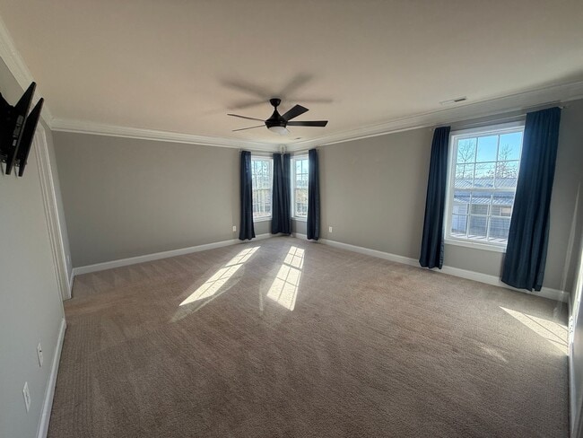 Building Photo - Amazing home with custom touches and in-ground pool