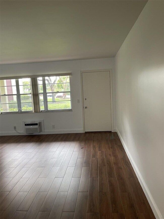 Building Photo - 151 SW 135th Terrace