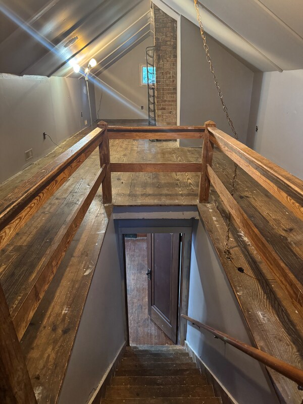 Building Photo - 119 W Willow Dr