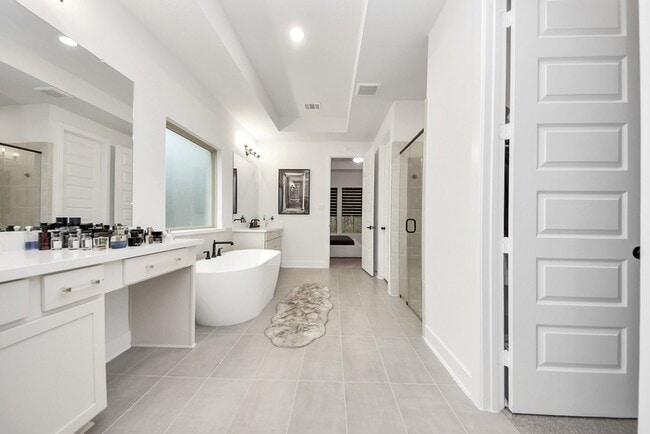 Building Photo - 29021 Red Lp Dr