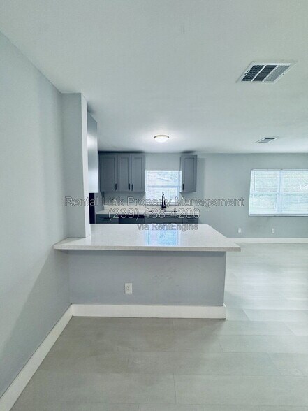 Building Photo - 13926 Matanzas Dr