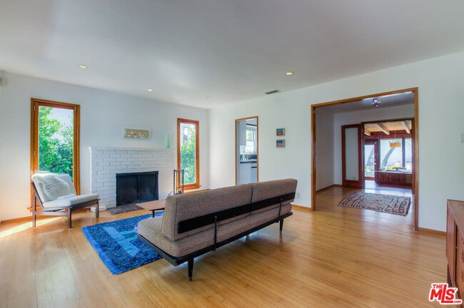 Building Photo - 12832 Greene Ave
