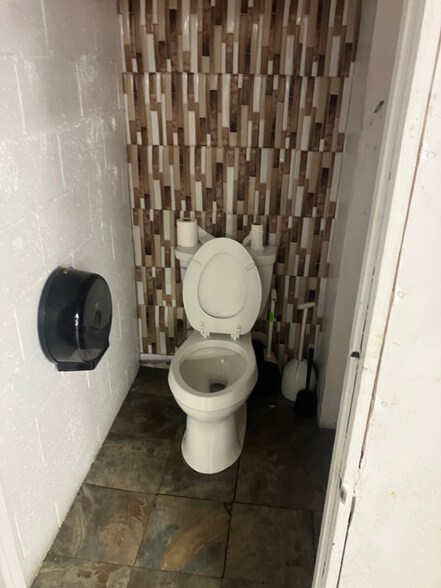 Building Photo - 1224 International Blvd