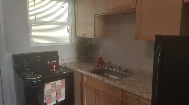 Building Photo - 3715 Almeda St