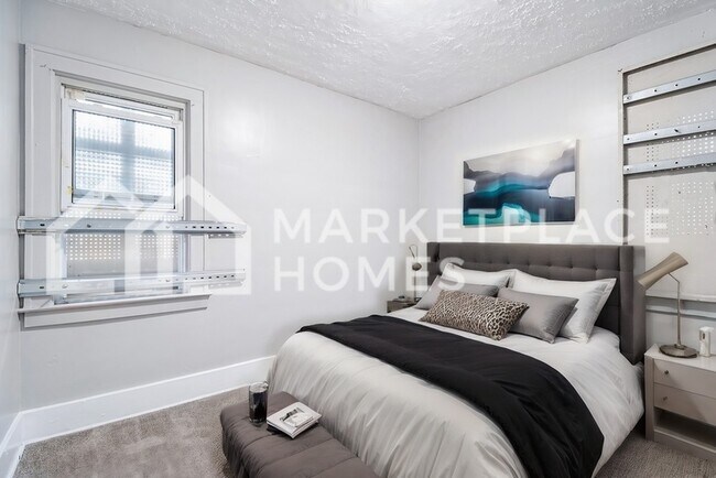 Building Photo - 20410 Hull St