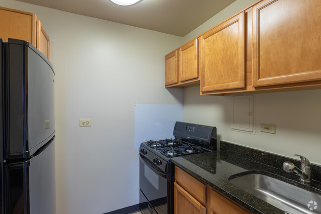 Apt 1107 - Studio - Cole Spring Plaza