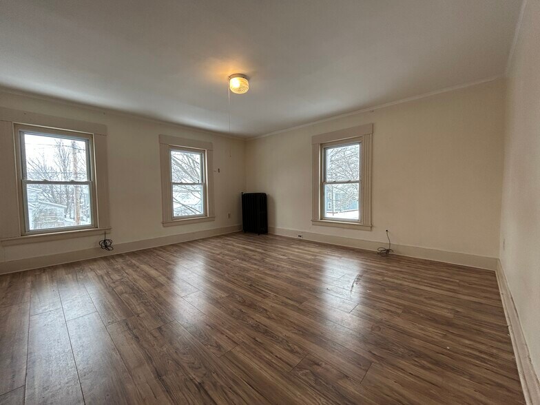 Bedroom 3 - 29 Cross St
