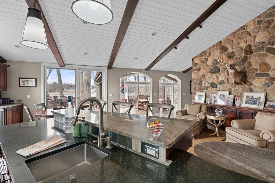 Building Photo - 3525 Brookside Dr