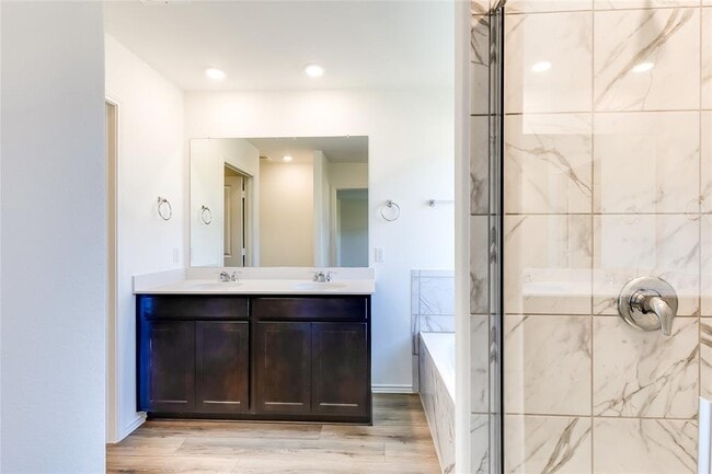 Building Photo - 318 Canley Lp