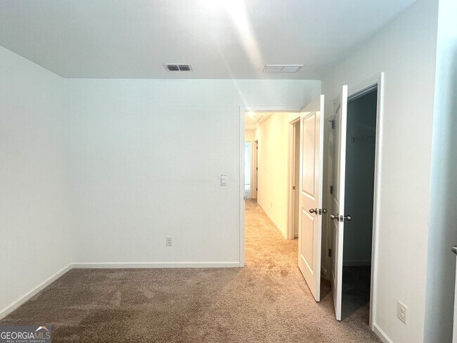 Building Photo - 205 Bald Ave