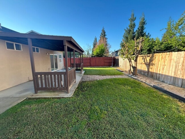 Building Photo - 2541 Carnival Dr