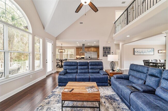 Building Photo - 1706 SW 27th St