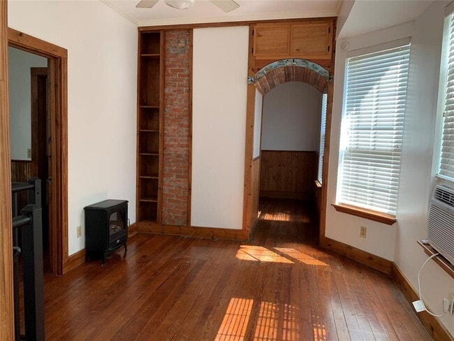 Building Photo - 919 Avenue L