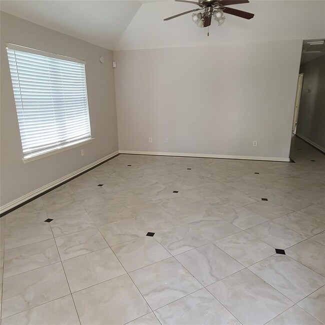 Building Photo - 15218 Lucky Star Dr