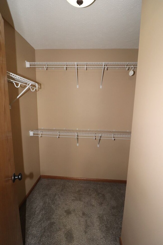 Building Photo - Country House for rent