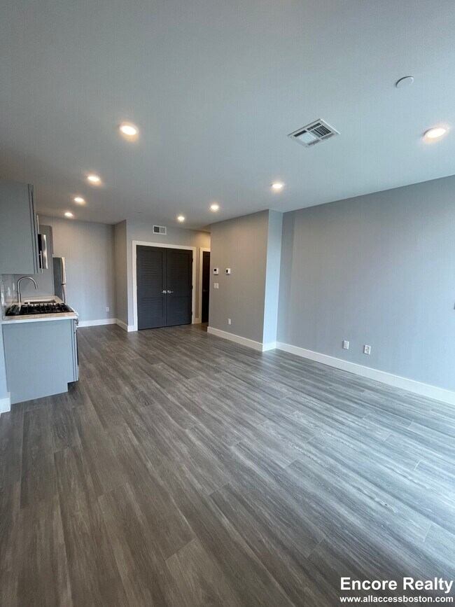 Building Photo - 365 Western Ave