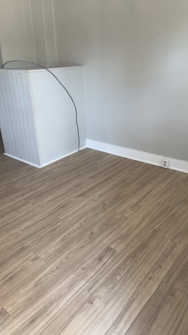 Building Photo - 805 Rountree Ave SE