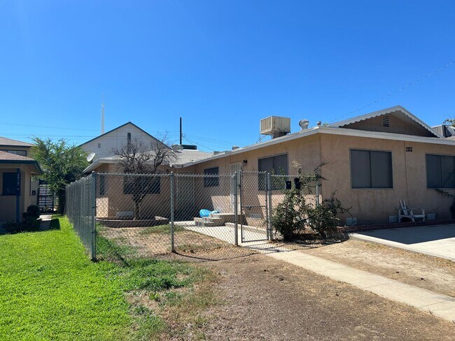 Building Photo - 2923 Peerless Ave