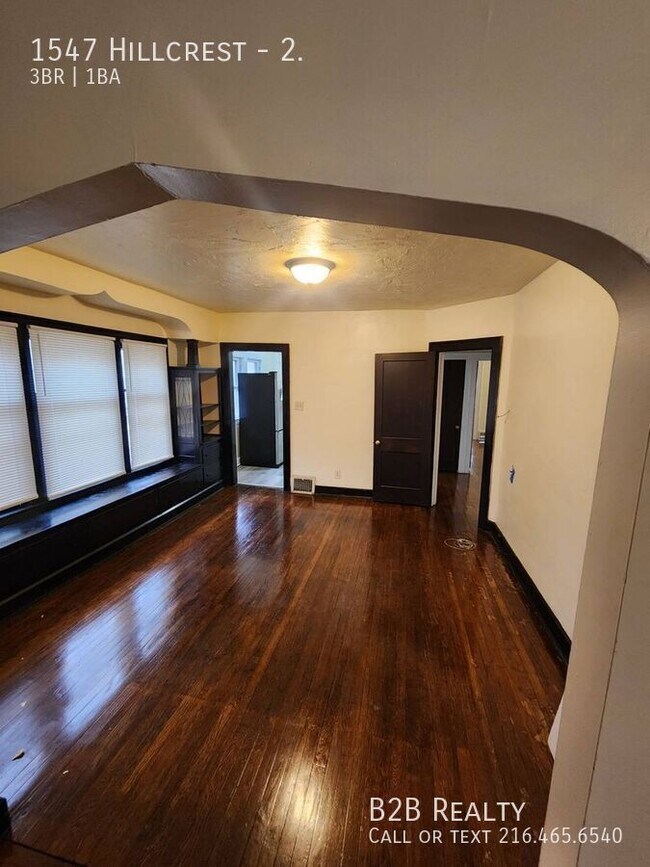 Building Photo - 1547 Hillcrest-2.