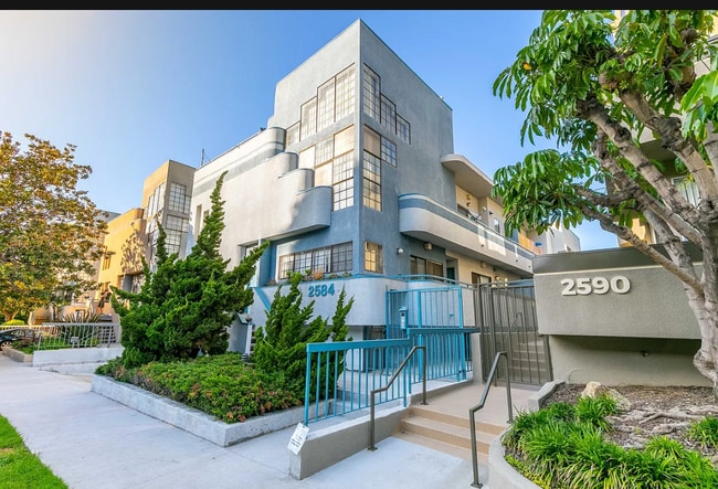 Building Photo - 2584 S Centinela Ave