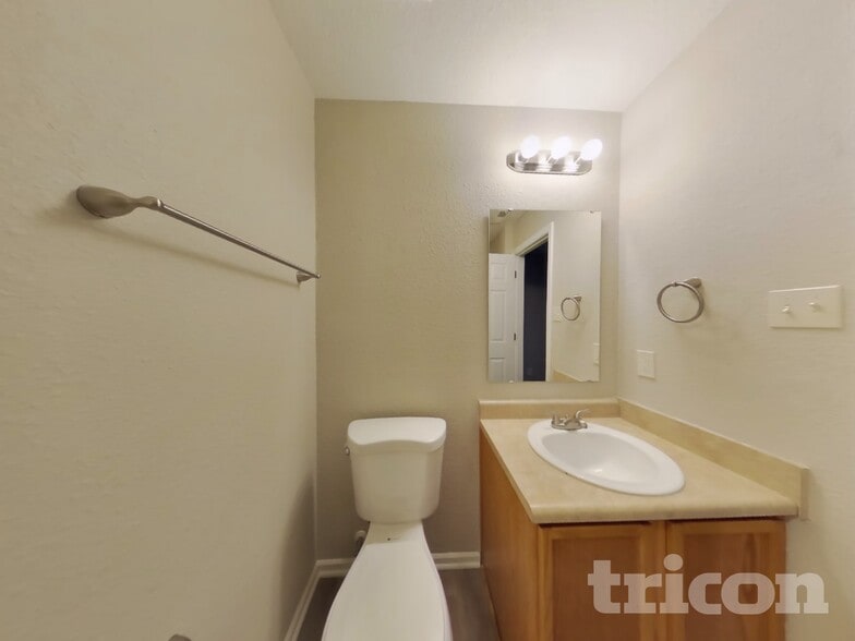 Building Photo - 2318 Blackthorn Dr