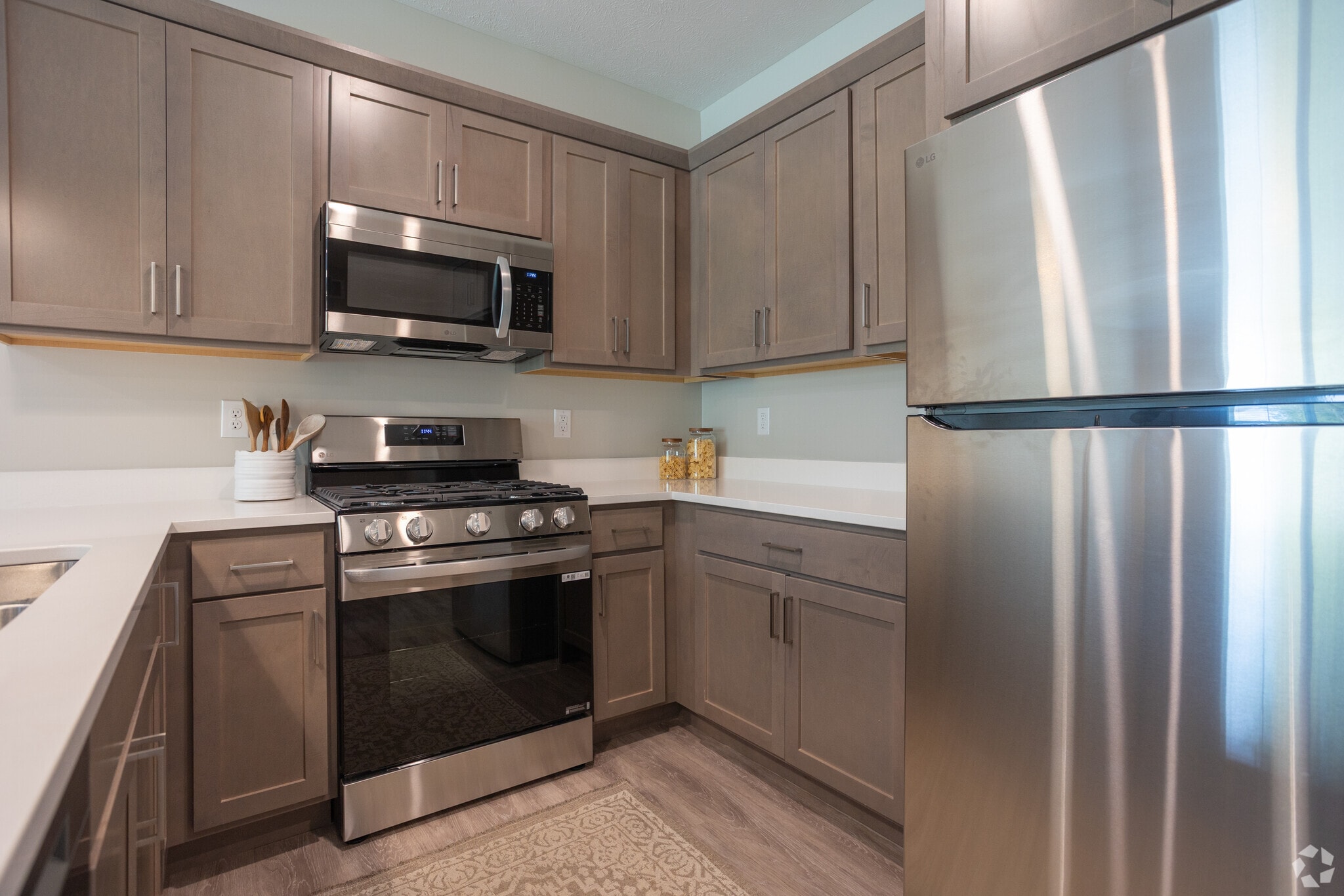 3BR, 2.5BA - 1,498SF - Kitchen - Ventura Townhomes